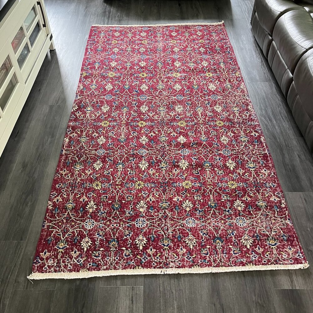 Vintage Turkish Runner 9 ft x 4.75 ft an Excellent condition rug / runner
